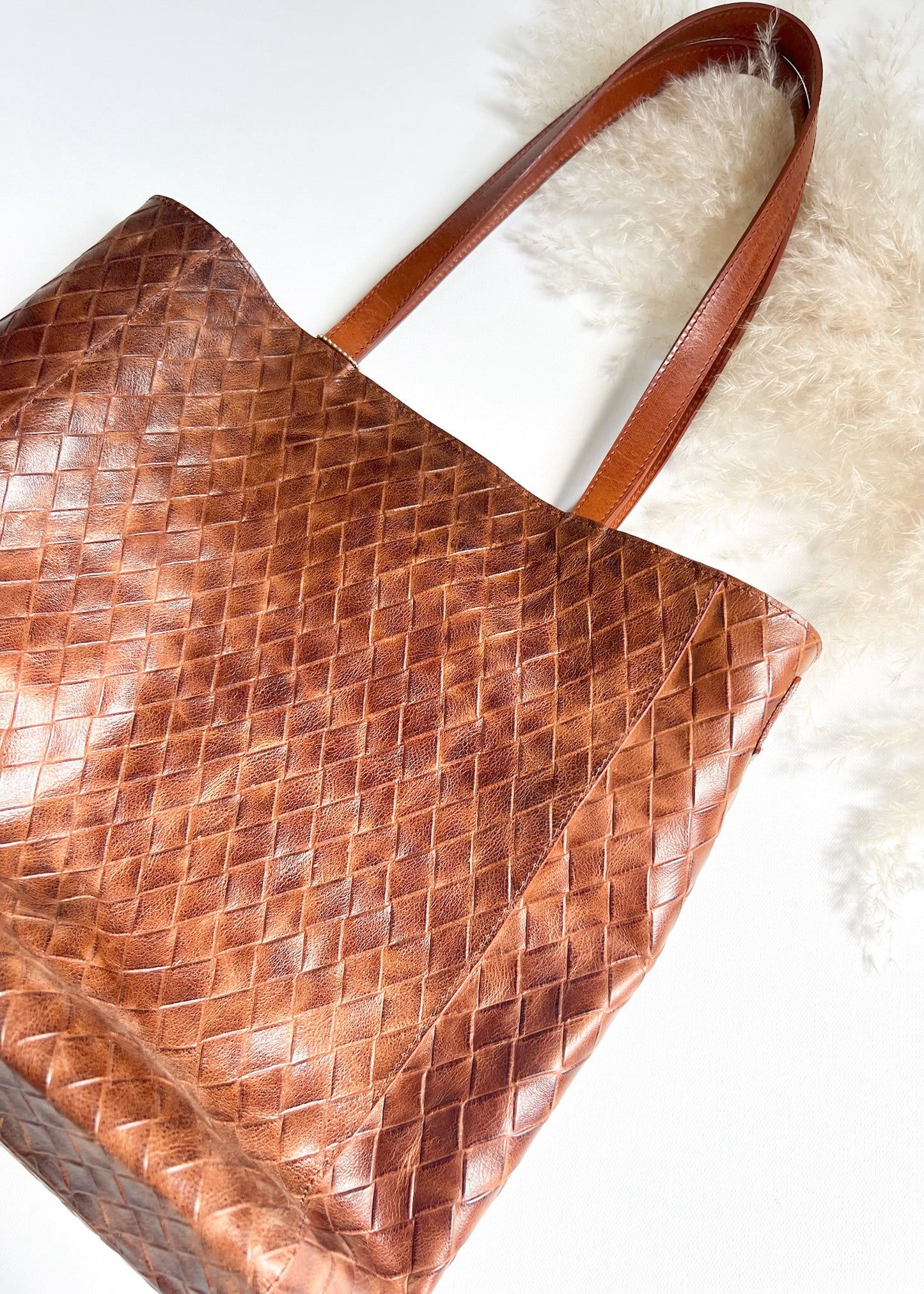 BRAVE Leather Giovana Tote - BROWNLARGE WEAVE