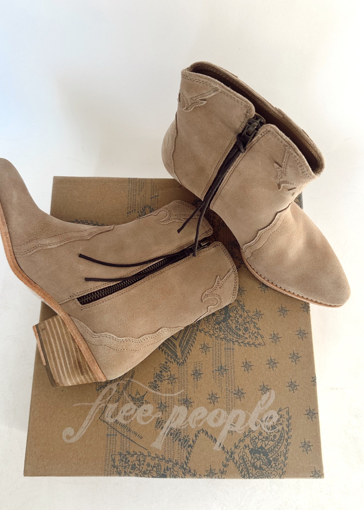 Free People New Frontier Western Boot - OYSTER SUEDE