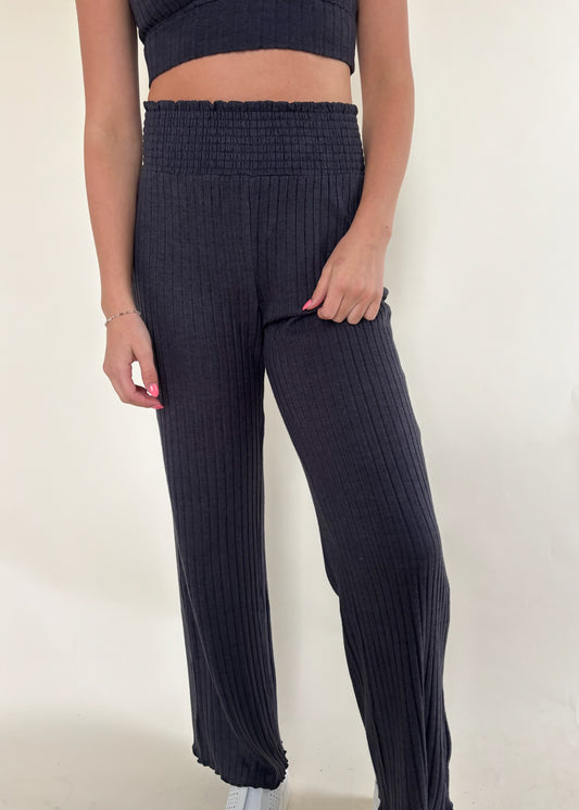 Z Supply Dawn Smocked Rib Pant - BLACK SAND