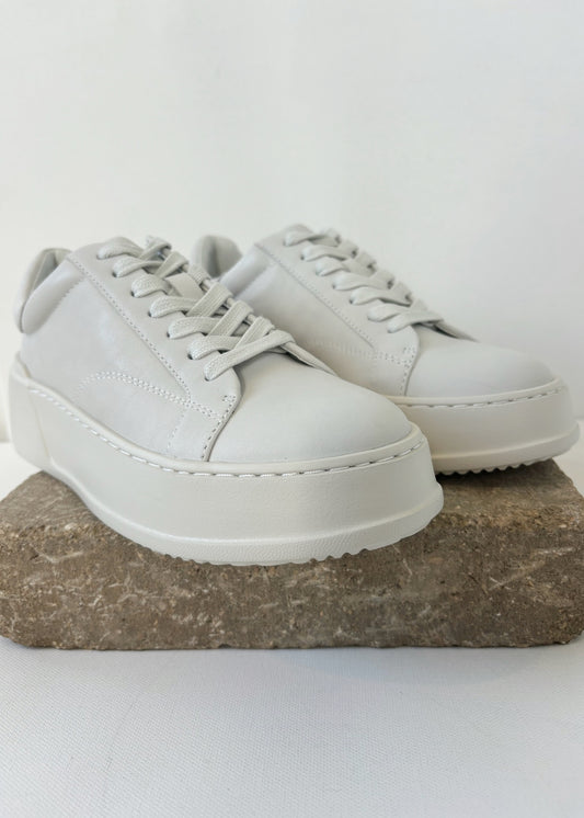 J/Slides Jo Sneakers