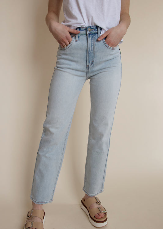 Silver Jeans Highly Desirable Straight Leg - LIGHT INDIGO